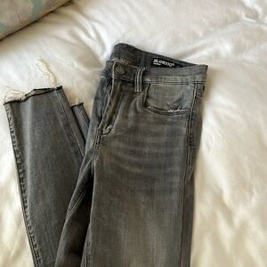 Gray skinny jean from Blank NYC Size 27
